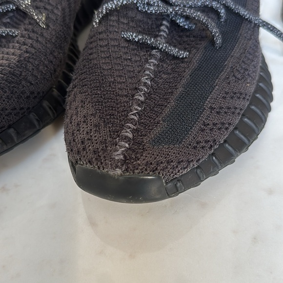 YEEZY sneaker - Picture 10 of 11